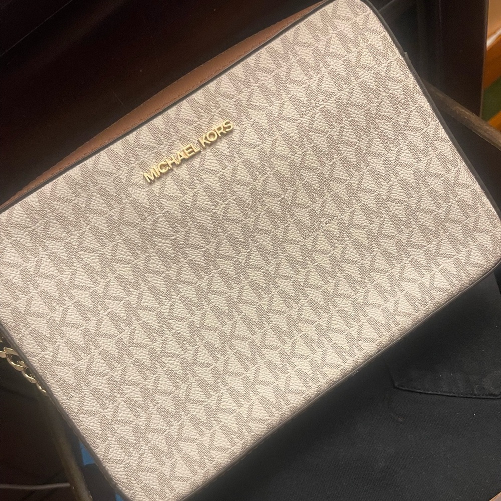 Authentic Michael Kors Crossbody